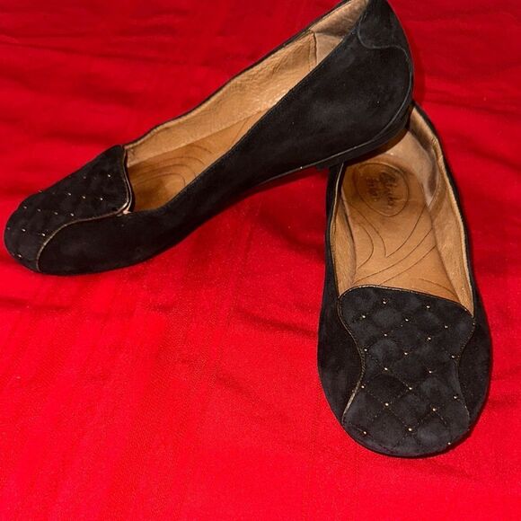 Clarks Black/Gold Quilted Women's Loafers Size 8.5 - Picture 1 of 9